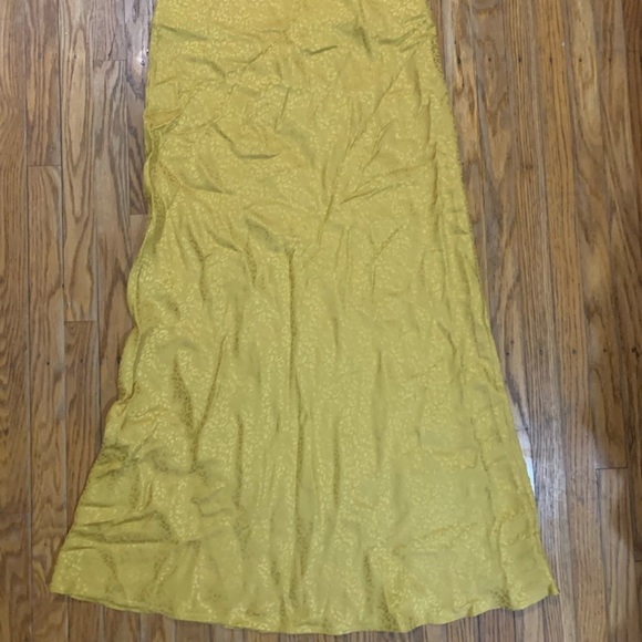 Mustard yellow slip skirt - Picture 2 of 3